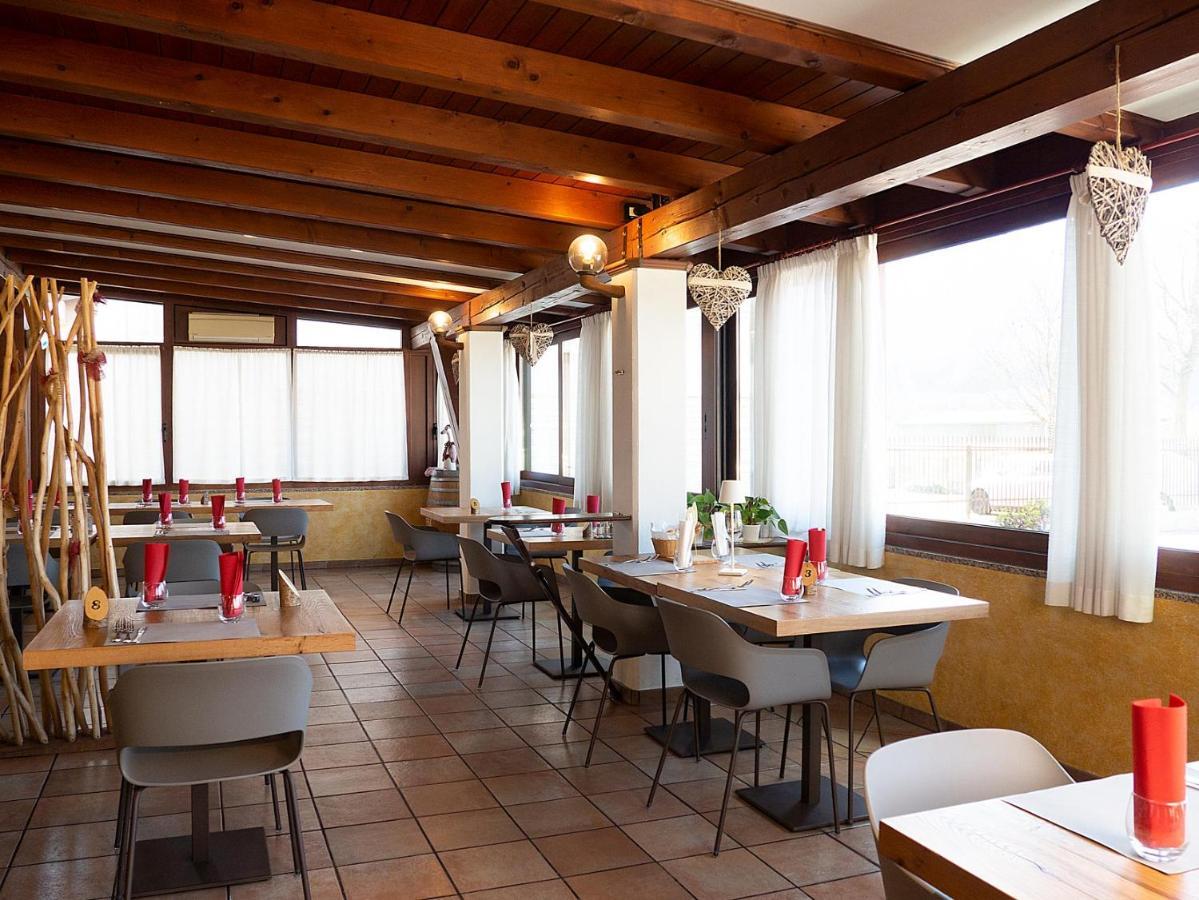 Al Benvenuto Hotel & Restaurant Tolmezzo Exterior photo